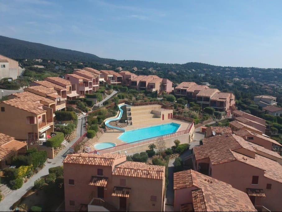 滨海卡瓦莱尔Terrasse De 30M2 Vue Mer Panoramique 1 Chambre公寓 外观 照片