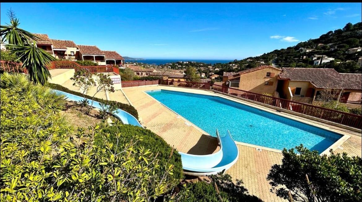 滨海卡瓦莱尔Terrasse De 30M2 Vue Mer Panoramique 1 Chambre公寓 外观 照片